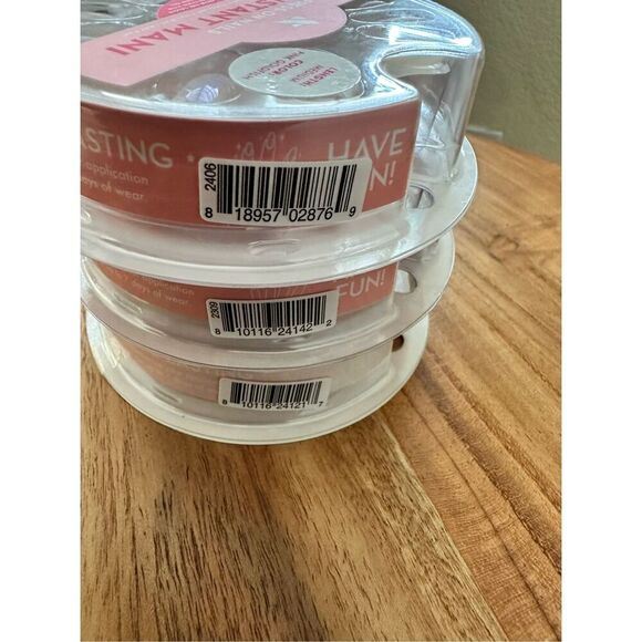 Olive & June The Instant Mani 3 Pack of Press on Nails New Medium Length - Picture 3 of 3